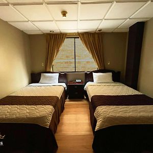 Double or Twin Room Private Bathroom